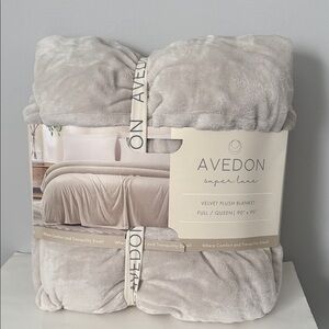 Avedon Super Luxe Velvet Plush Blanket - Cream